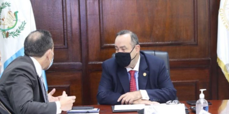 Presidente Giammattei conoce avances del Ministerio de Finanzas Públicas