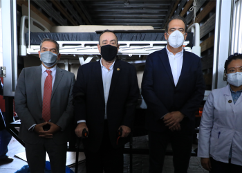 Hospital del Parque de la Industria recibe donativo de 150 camas