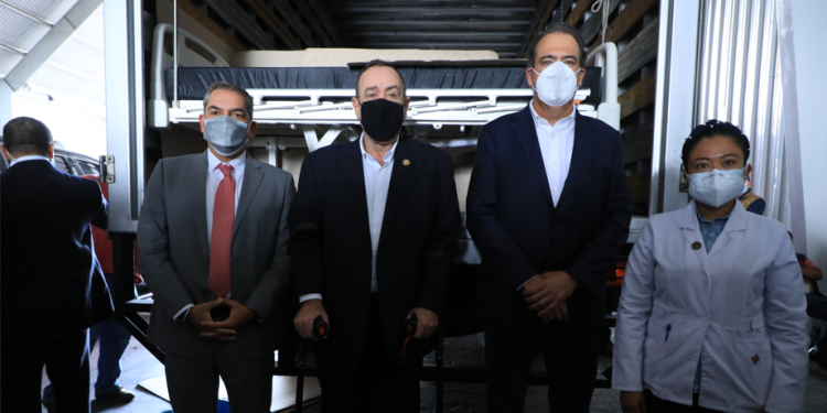 Hospital del Parque de la Industria recibe donativo de 150 camas