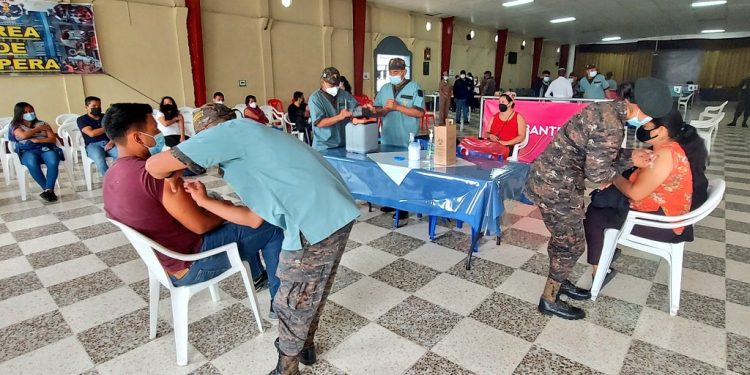 Este jueves comienza atención nocturna en centro de vacunación contra COVID-19 en Guardia de Honor