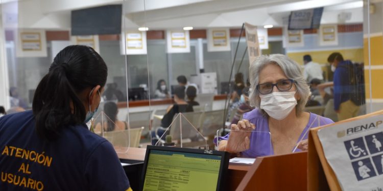 Renap amplía horario para garantizar atención de la población