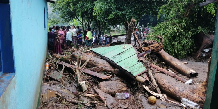 Aguaceros provocan derrumbes, deslizamientos, inundaciones y ventarrones en el territorio