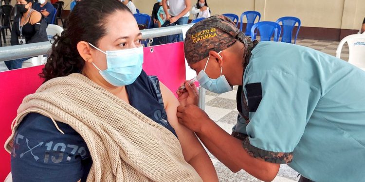 Capacitan a más soldados para ser parte del Plan Nacional de Vacunación contra COVID-19