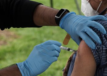 Nueva York requerirá estar vacunado para entrar a restaurantes o gimnasios