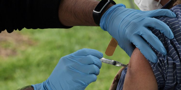 Nueva York requerirá estar vacunado para entrar a restaurantes o gimnasios