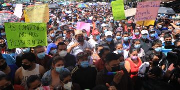 Inquilinos de mercados están inconformes con bloqueos de carreteras, pues afectan su economía