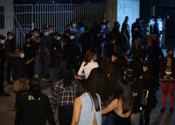 PNC traslada a 107 personas a Torre de Tribunales por violentar ley seca