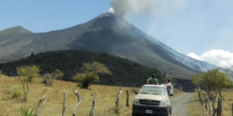 MAGA emite recomendaciones por caída de ceniza del volcán de Fuego