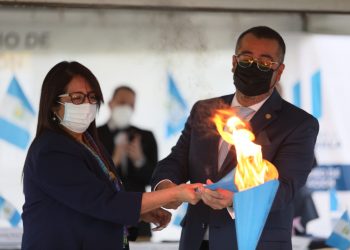 acto cívico-bicentenario