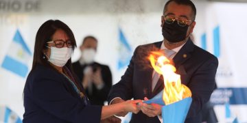 acto cívico-bicentenario