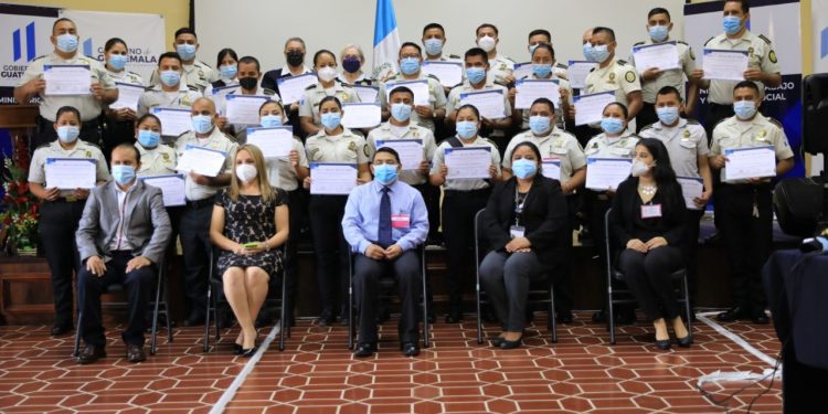 Fortalecen capacidades de la PNC en la prevención y combate de la explotación y trata de personas