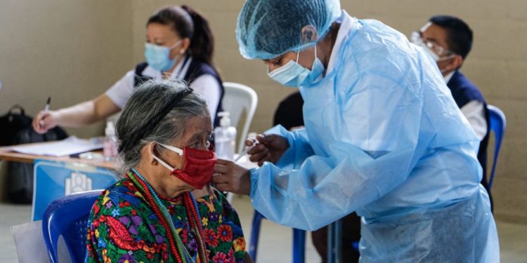 Atención con la vacuna contra el COVID-19
