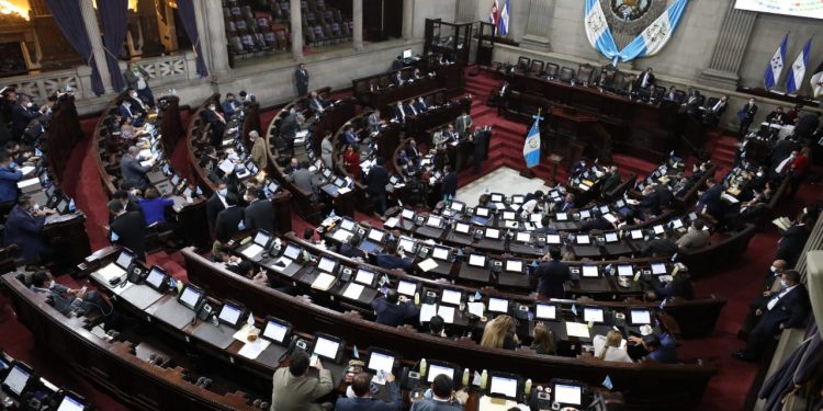 Congreso aprueba la Ley de Emergencia Nacional para la Atención de la Pandemia COVID-19