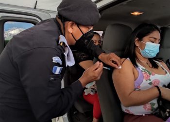 El Plan Nacional de Vacunación contra el COVID-19 se realiza a nivel nacional.