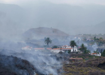 La Palma, España: comité científico empieza a dudar de que la lava llegue al mar