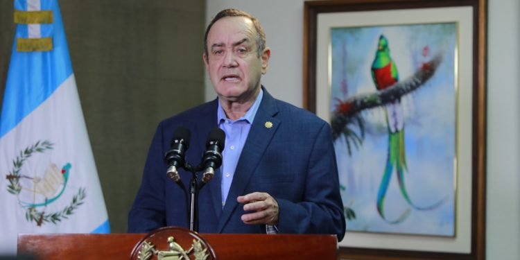 El mandatario Giammattei pidió al Congreso conocer y aprobar la medida