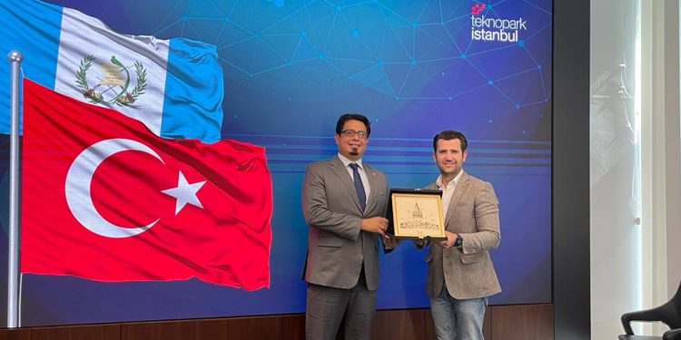 En la actividad participó el viceministro de Economía, Lisardo Bolaños