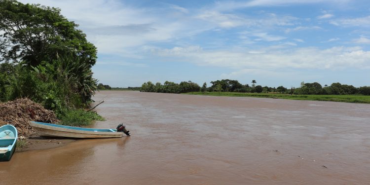 Guatemala y Honduras buscan proteger la cuenca del río Motagua