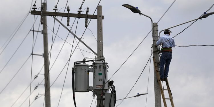 La meta es llegar al 90 por ciento de hogares guatemaltecos con acceso a energía eléctrica.