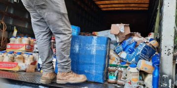 PNC captura a dos personas por trasladar mercadería de contrabando