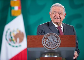 México vacunará contra COVID-19 en octubre a menores con comorbilidades