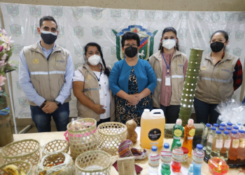 Mujeres de Jutiapa concluyen curso de artesanías de bambú