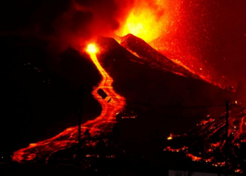 No se descartan nuevos puntos de emisión de lava del volcán de La Palma