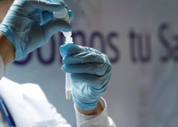 OMS recomienda un tratamiento con anticuerpos monoclonales contra COVID-19