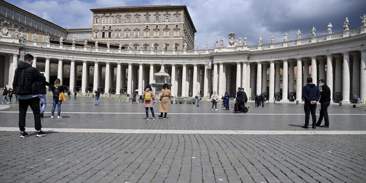Obligatorio el pase sanitario para entrar en el Vaticano, pero no en misas