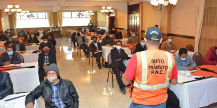 Tránsito PNC capacita a más de 100 mil personas en educación vial