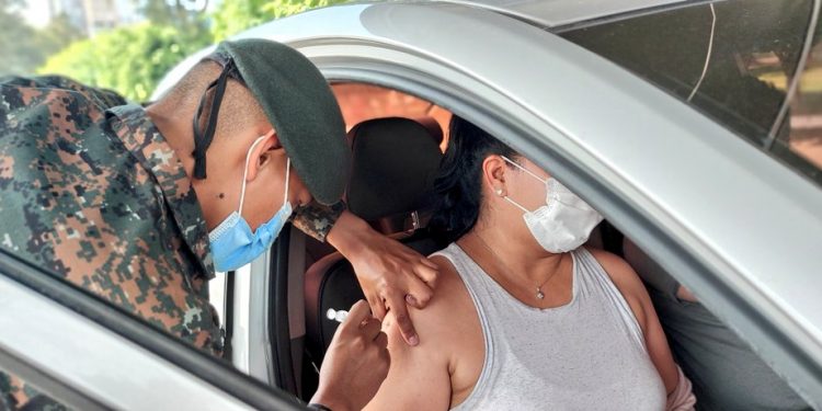 Plan Nacional de Vacunación contra el COVID-19, en Guatemala .