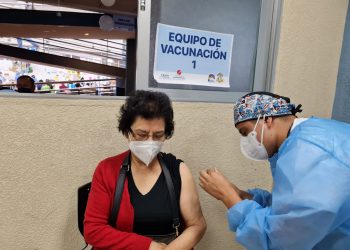 Plan de Vacunación contra el COVID-19 en el IGSS