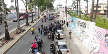 Policías realizan operativos en la zona 7 de la capital