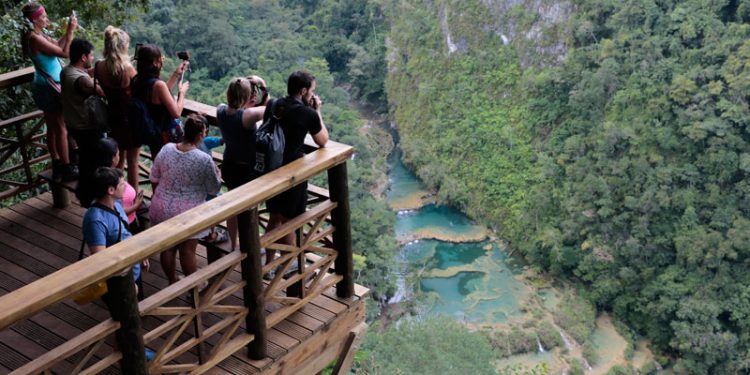 Ingreso de turistas extranjeros genera divisas por 221 millones de dólares