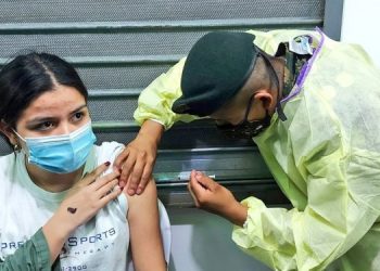 COVID-19: Ministerio de Salud habilita registro para vacunación de mayores de 18 años