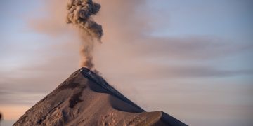 Ente científico mantiene monitoreo a los volcanes activos en el territorio.