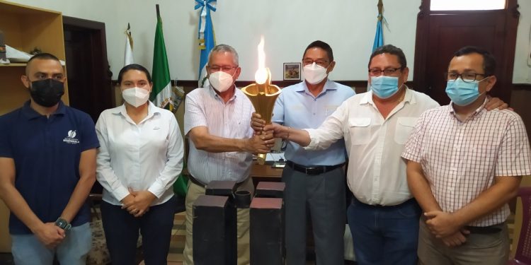 Antorcha del Bicentenario llega a Suchitepéquez