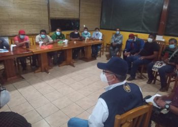 Gobernador de Retalhuleu media en resolución de conflicto por energía eléctrica