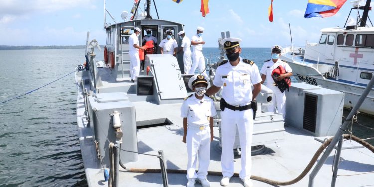 Marina de Izabal nombra a niño comandante naval por un día