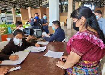 Vacunación comunitaria llega a Santa Cruz del Quiché
