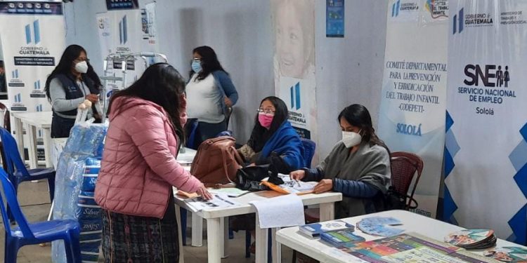 Población de Nahualá se beneficia con jornada de servicios integrados