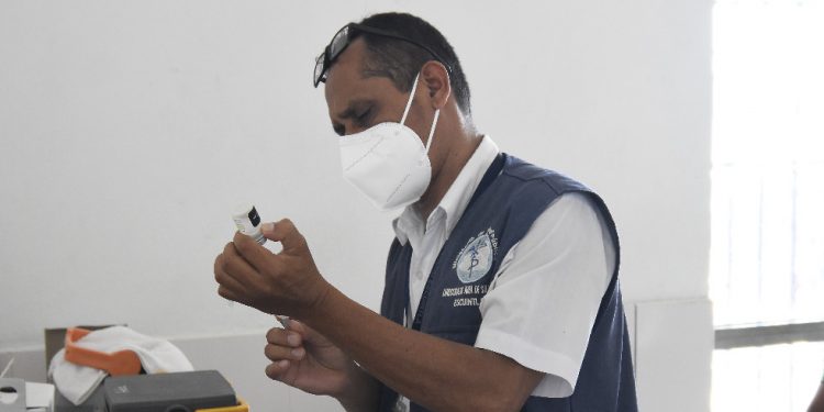 Vacunación contra el COVID-19 para mujeres embarazadas avanza en Escuintla