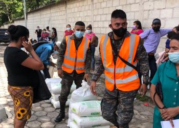 Visan entrega alimentos a familias afectadas por la desnutrición