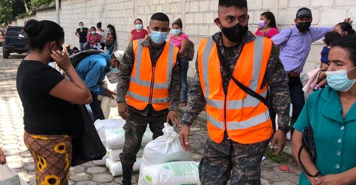 Visan entrega alimentos a familias afectadas por la desnutrición