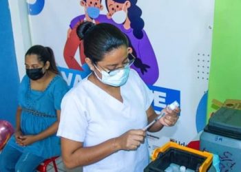 Retalhuleu aumenta puestos de vacunación contra COVID-19