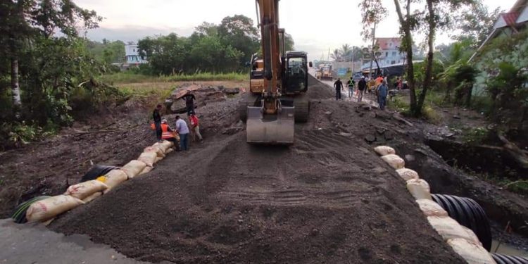 Habilitan paso provisional en ruta a Ixcán