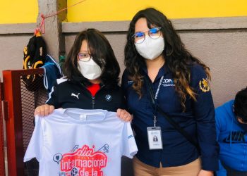 Jóvenes promueven vacunación contra el COVID-19