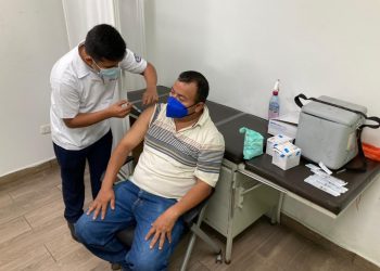 Vacunación contra difteria y tétanos favorece a trabajadores del sector privado