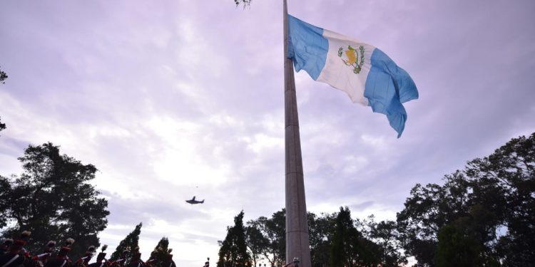 Presidente Giammattei: “Feliz 15 de septiembre, feliz bicentenario”