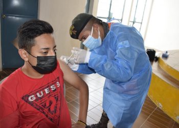 Ejército apoya plan de vacunación contra el COVID-19 en el occidente